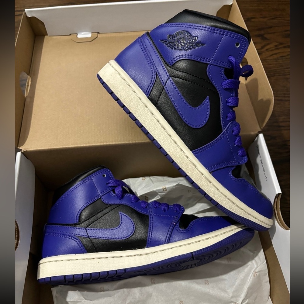 Womens Purple/Black Air Jordan’s 1